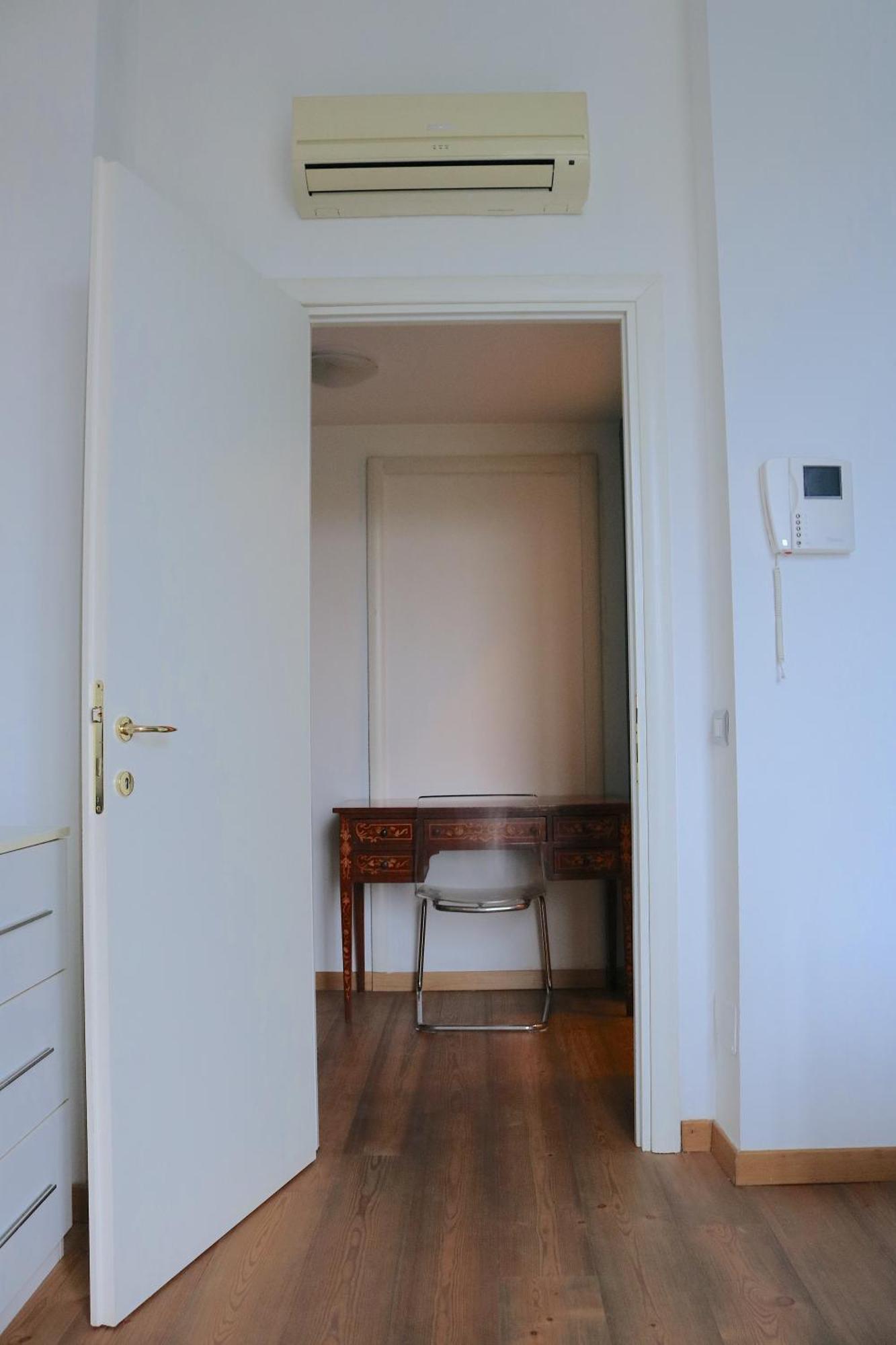 Lovely Navigli Studio With Balcony - Via Carlo Torre Милано Екстериор снимка
