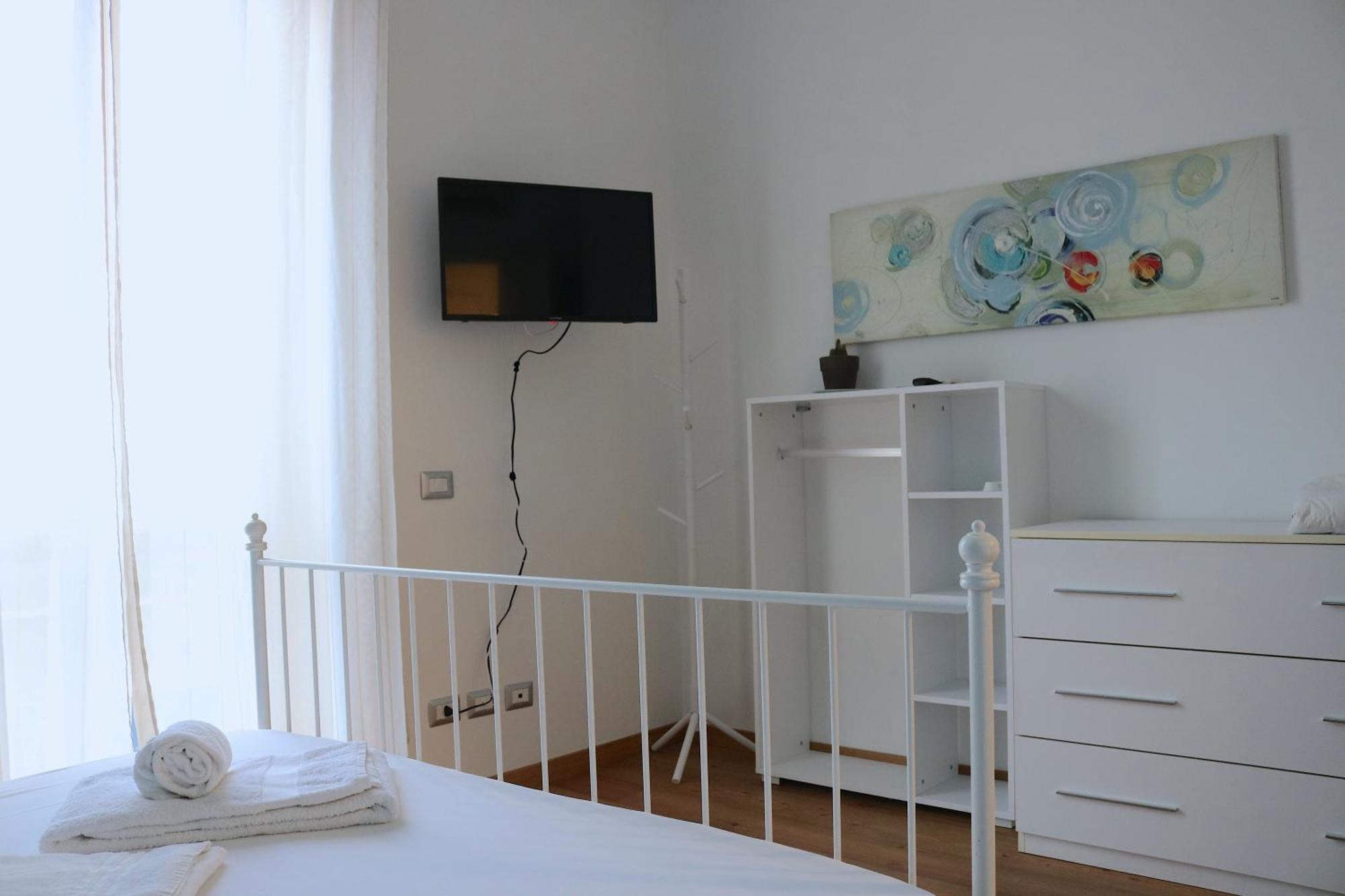 Lovely Navigli Studio With Balcony - Via Carlo Torre Милано Екстериор снимка